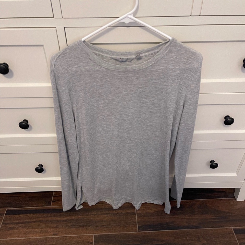 Athleta Threadlight Layering Long Sleeve Gray Heather T-Shirt Size Small